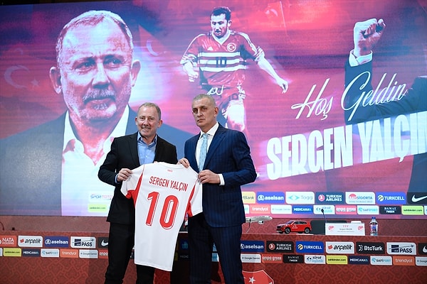 Performans ve kaleci antrenörleri belli oldu.