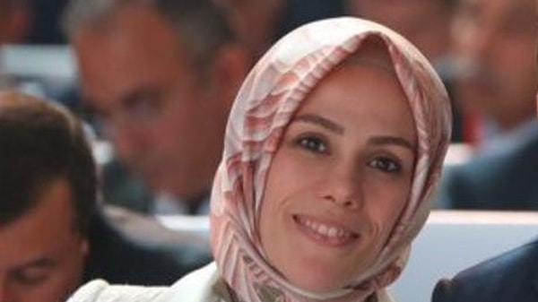 Esra Albayrak Kaç Yaşında?