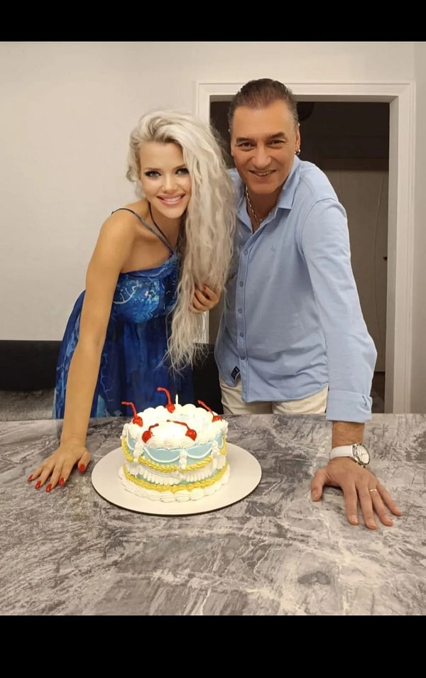 Tayfun Duygulu, 90'lar popunu hatırlayanların hemen eşlik edeceği şarkılara imza attı.