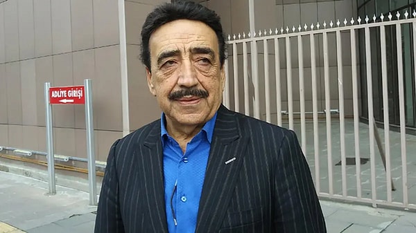 Ünlü şarkıcı Hakkı Bulut'tan sevenlerini endişelendiren bir haber geldi. Sanatçı, İstanbul'da sahne aldığı sırada fenalaşarak hastaneye kaldırıldı.