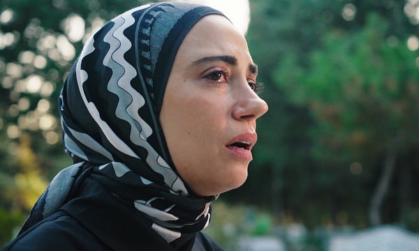 Kızılcık Şerbeti'nin 145. bölüm fragmanında Nursema, mezarlıktaki Asil'in karşısına çıktı.
