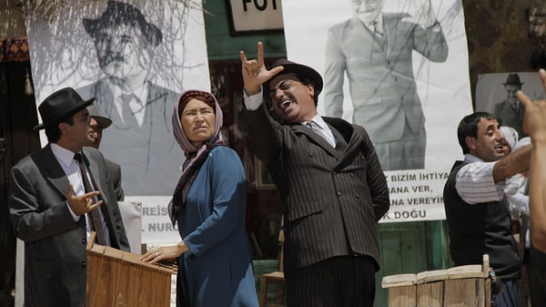 Sermiyan Midyat, Hükümet Kadın'ın ilk filminin yaklaşık yüzde 65-70'ini prova sırasında çektiklerini açıkladı.