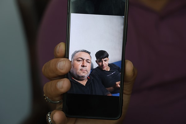 Aile olaydan eve gelen tebligatlarla haberdar olurken avukat, gencin 250 yıla kadar hapisle karşılaşabileceğini söyledi.