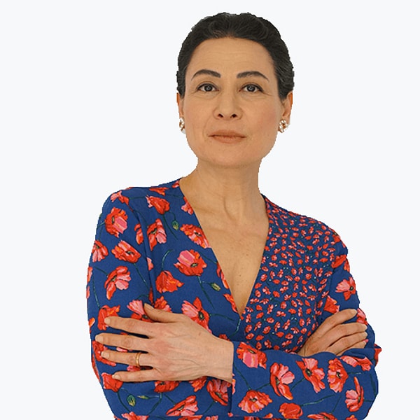 Ceren Soylu'nun televizyon yolculuğu 1994'te Şehnaz Tango'yla başladı, Hayat Bilgisi'nin Ürperi'siyle zirveye taşındı.