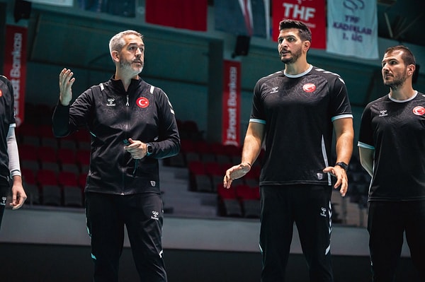 Takımın başında David Ginesta Montes var.