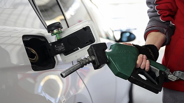 Benzin ve motorine rekor zam iddiası. 1 Kasım'dan itibaren geçerli olacak.