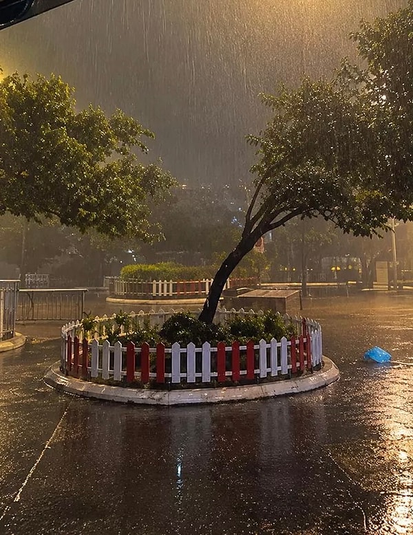 Kaş, Kumluca ve Finike'de Yollar ve Seralar Sular Altında