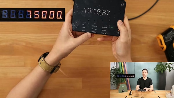 Test boyunca telefon elle katlandı, son aşamada 19 dakika buzun üzerinde bekletildi