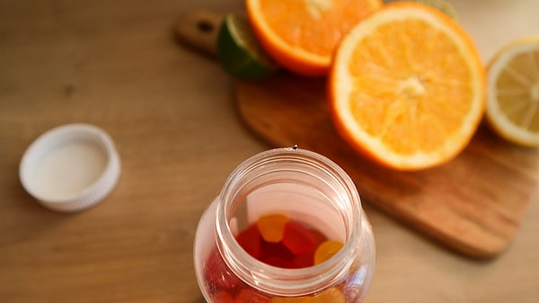 Vitamin şekerlerinin içinde neden daha fazla katkı maddesi bulunuyor?