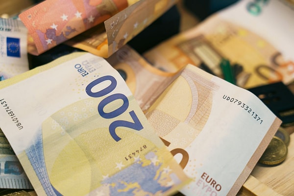 Kurucu Pedro Pestana da Silva, satıştan elde ettiği payın yaklaşık 4 milyon euroluk kısmını çalışanlarla paylaştı.