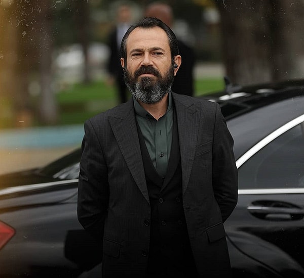 Olgun Şimsek will play Yaşar, the father of Güneş, who is played by Mina Demirtaş.