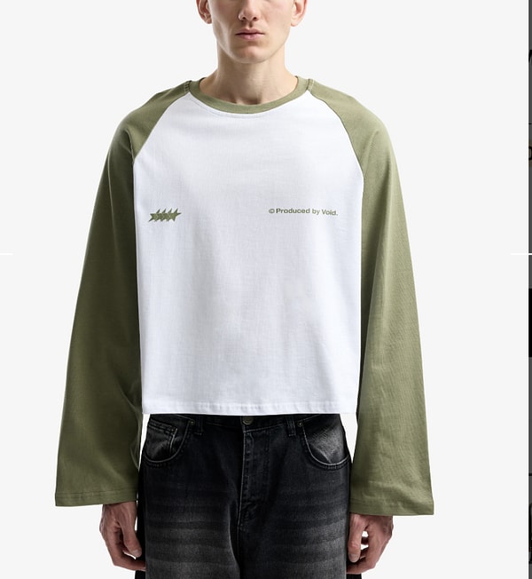 VOID Studios Minimal Logo Premium uzun kollu tişört 1.099 TL'den 899,00 TL'ye düştü!