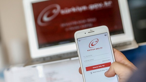 e-Devlet'te 1.130 kurumun 9.436 hizmeti sunuluyor.