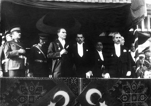 29 Ekim Cumhuriyet Bayramı'nı büyük bir coşkuyla kutluyoruz!