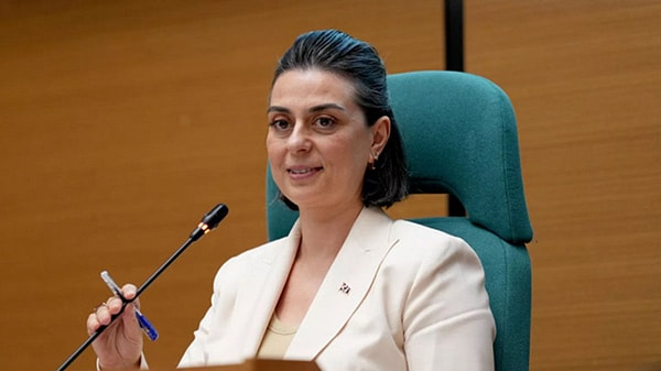Üsküdar Belediyesi'nde yapı ruhsatı ve iskan süreçlerindeki usulsüzlük iddiaları soruşturmanın merkezinde yer alıyor.