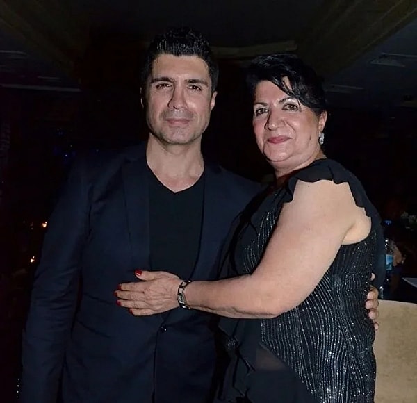 Özcan Deniz, Asmalı Konak'tan İstanbullu Gelin'e uzanan dizi kariyerini yönetmenlikle birlikte sürdürdü.