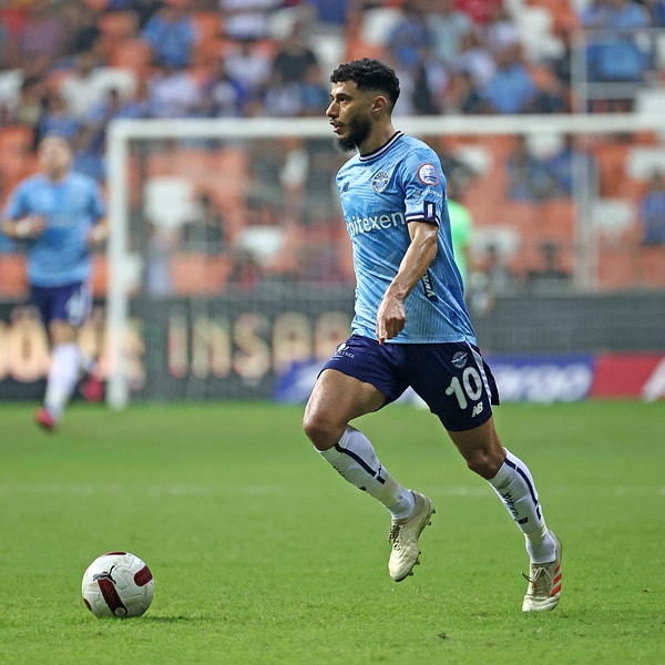 Belhanda'ya göre Bjarnason antrenmanda iki kez dirsek attı, ikincisinde karşılık verdi
