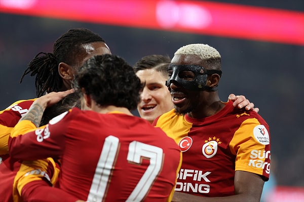 İkinci yarıda da Galatasaray gollerine devam etti.