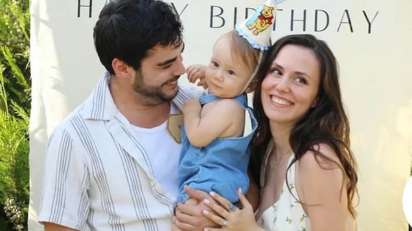 Eşi Dilan Telkök'le Muğla'ya yerleşen Berkay Hardal, hayatını İstanbul'dan uzakta sürdürüyor.