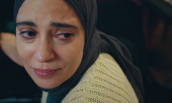 Kızılcık Şerbeti'nin tekrar bölümü ABC1'de 3,24 alarak 6. sıraya yerleşti.