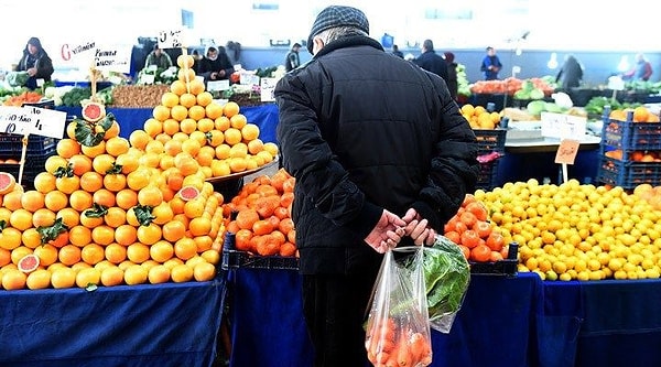 DİSK Araştırma Merkezi'nin (DİSK-AR) AK Parti iktidarında gıda fiyatlarında yaşanan artışa ilişkin yayınladığı veriler de oldukça dikkat çekici.