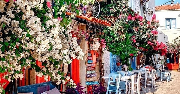 8. Mai Sema Boutique Alaçatı