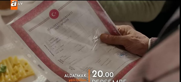 Güzide ve tüm aile, Tarık'ı evden çıkarmaya çalışır. Güzide'nin elindeki tapuyu gören Tarık ise şok olur.