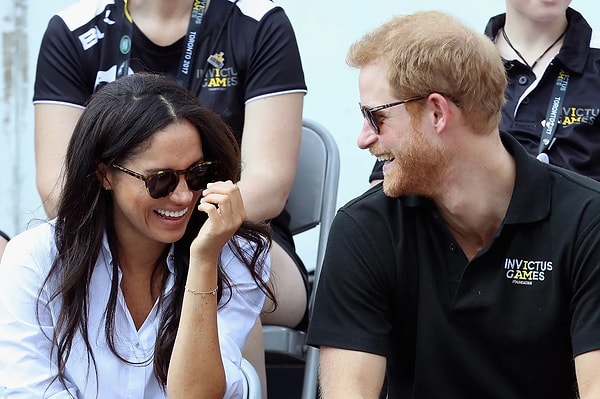 Ayrıca Prens Harry’nin 1,4 milyondan fazla sattığı ‘Spare’ isimli kitabından ve Netflix’te yayınlanan Harry & Meghan belgeselinden elde ettiği kazanç 100 milyon sterline yakın olabilirmiş.