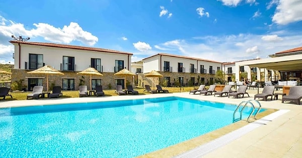 5. Kotinos Beach Hotel