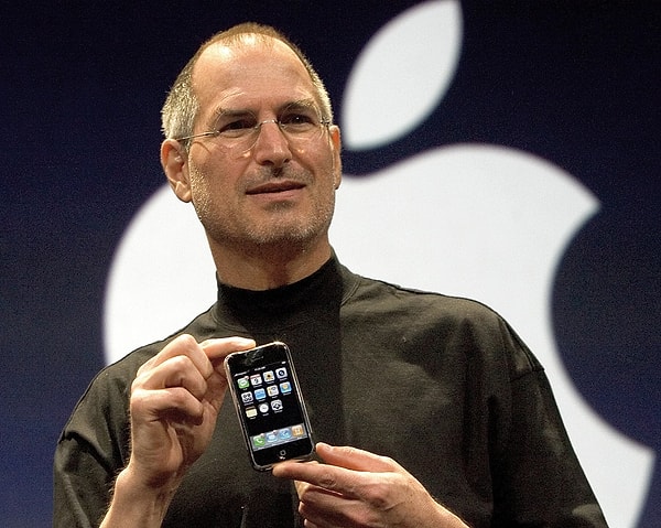 Almanca, Rusça ve Fransızca başta olmak üzere çoğu dili istediğiniz seste çevirebilen Play.ht, geçtiğimiz yıllarda Steve Jobs'un sesini güncel bir podcast programında kullanarak da gündem olmuştu.