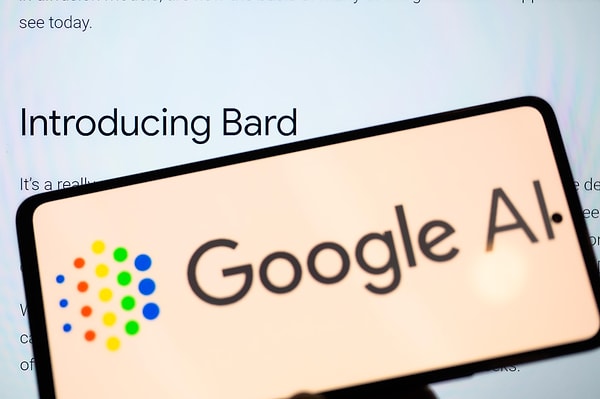 Henüz herkesin kullanımına açılmayan Bard, diğer yapay zekaların yapabildiklerine ek olarak Android telefonlar için bir asistan rolü üstlenebilir.