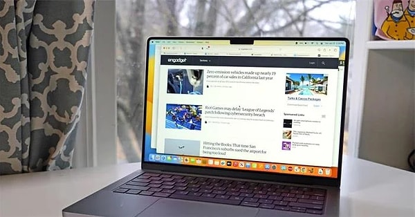 Apple, uzun bir süredir pek de fazla yenilik içermeyen ünlü MacBook serisi dizüstü bilgisayarlarında bazı değişiklik hamleleri yapacak.