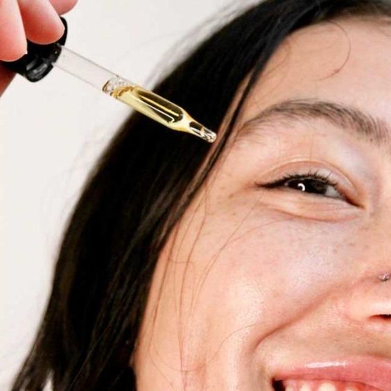 10. Makyajsız da aydınlık bir cilt görünümüne kavuşmak mümkün!