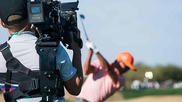 Uzun bir süredir canlı spor etkinliklerini izleyicilerine ulaştırmak isteyen şirket, sonbahar aylarında düzenlenecek bir golf turnuvası ile maç yayınlarına başlayacak.