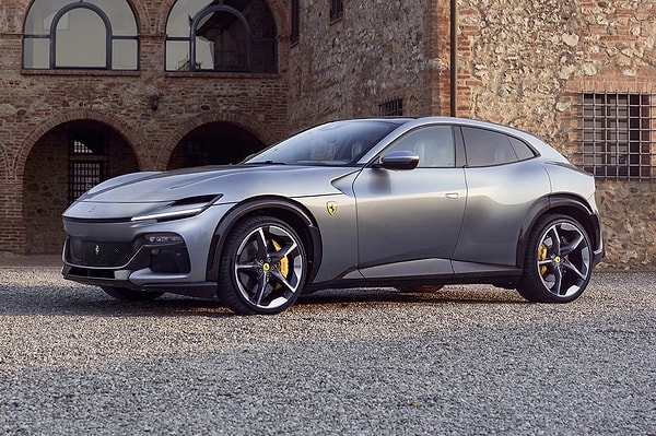 Aktarılan bilgilere göre, üretici tarafından "Safkan" olarak nitelendirilen otomobil, ülkemizde tam 40 kişi tarafından bekleniyor.