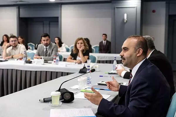 Basın mensuplarının Togg sorularına yanıt veren Bakan Kacır, Togg'un üretilmesinde Cumhurbaşkanlığı Hükümet Sistemi'nin katkısı olduğunu söyledi.