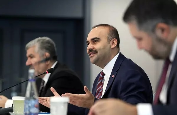 Yeni Bakan, düzenlediği ilk toplantıda Türkiye'nin sanayi, teknoloji ve otomotiv sektörlerindeki sıcak gündemlere değindi.
