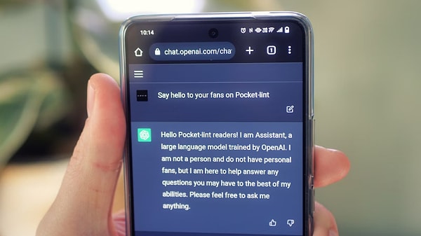 Apple tarafı için geliştirilen mobil sürüm ile benzer bir yapıya sahip olan ChatGPT Anroid, ek olarak arayüz tasarımında ikonik üç çizgili menü simgesini kullanıyor.