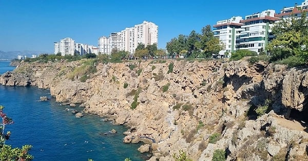 12. Fener Plajı ( Kayalıklar)