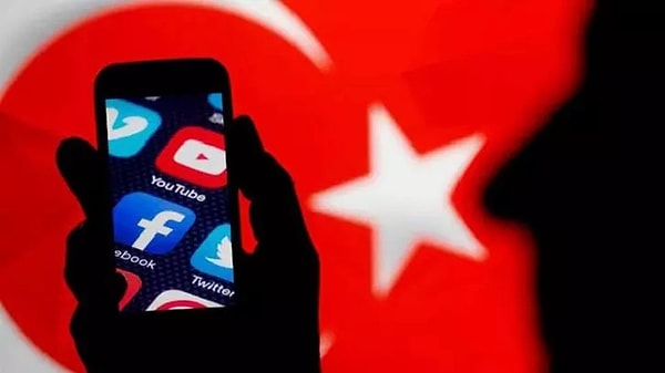 Sosyal medya kullanımı ile ilgili günümüz verilerini paylaşan Eraslan'ın açıklamalarına göre, Türkiye her yaşta dijital dünyada en çok vakit geçiren ülkelerden biri.
