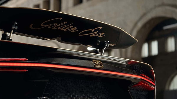 Diğer Chrion modelleri ile aynı donanımları taşıyan yeni Super Sport Golden Era'nın fiyatı ve sahibi şu anda gizli tutuluyor. Otomobile verilen büyük emeği düşünürsek, söz konusu etiket değerinin 8 haneli rakamlara ulaşabileceğini söyleyebiliriz.