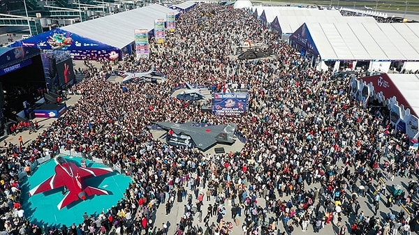 Yüzlerce yeni yerli teknolojiler, bilim yarışmaları ve ürün tanıtımlarıyla dolup taşacak festivalde 215 bin metrekare alanda katılımcı firmalar ve paydaş kurumlar tarafından 261 stant kurulacak ve 400’den fazla stant etkinliği yapılacak..