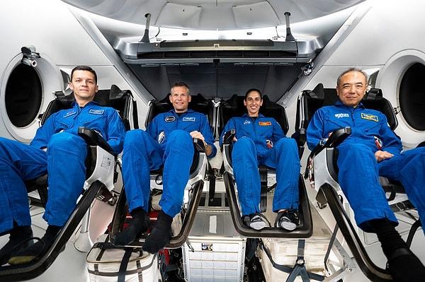 Görevin devamında, SpaceX biletli NASA astronotlarının Uluslararası Uzay İstasyonu'nda yaklaşık 190 gün kalması ve çeşitli çalışmalara yardım etmesi hedefleniyor.
