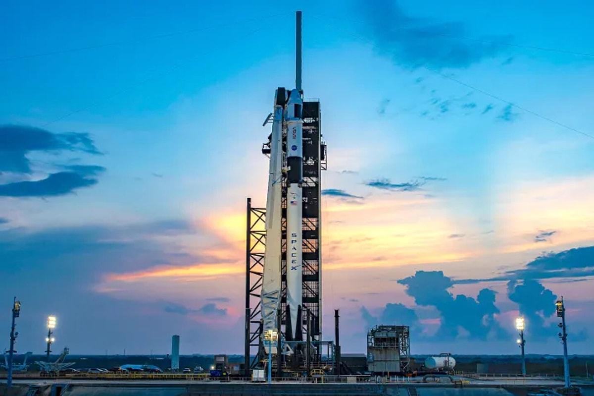 Yaklaşık iki günde Dragon uzay aracını ve içindeki 4 astronotu istasyona ulaştıran SpaceX, Son 3 yılda NASA işbirliği ile yürütülen 7. uzay görevini de tamamlamış oldu.