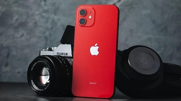Apple'ın ünlü iPhone serisi, 2007'de geliştirilen ilk modelden bu yana kamera tarafında kendini epey geliştirdi ve adeta profesyonel fotoğraflar yakalayabilecek seviyeye geldi.