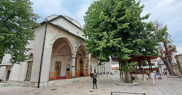 Gazi Hüsrev Bey Camii