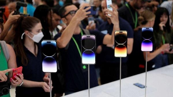 Wall Street Journal'ın haberine göre, Apple yeni akıllı telefon modellerinin bazılarında büyük bir fiyat artışına gidecek.