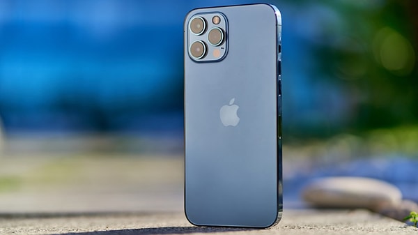 Öte yandan uzmanlara göre, Apple'ın söz konusu özellikleri sadece Pro modeller için hayata geçirmesi, şirketin son yıllarda uyguladığı, "müşterileri en üst düzey ürünlere yönlendirme" politikasının bir göstergesi.