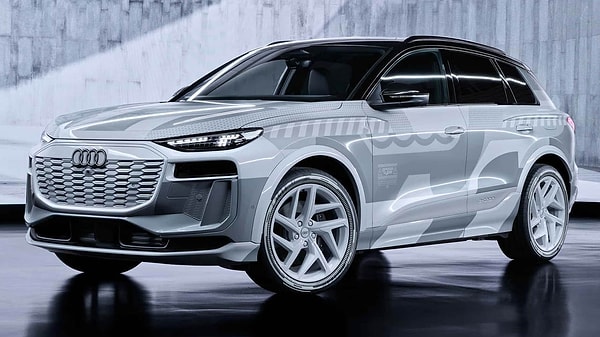 Volkswagen bünyesindeki otomobil üreticisi Audi, yeni elektrikli SUV modeli Audi Q6 e-tron'u tanıttı.