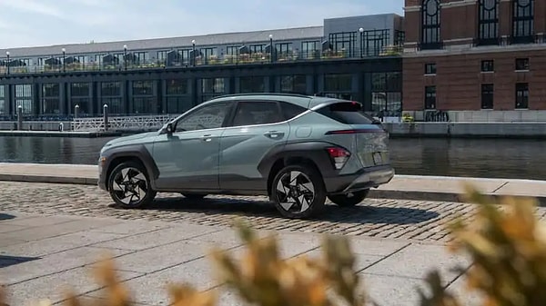 Firmanın Çek Cumhuriyeti’ndeki fabrikasında üretilen ve 40'dan fazla ülkede satışa çıkan elektrikli Hyundai KONA, kasım ayında ülkemizde de piyasaya sürülecek.